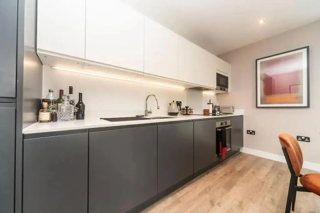브라이턴 Newly Refurbished Studio Flat 아파트 0*,  영국