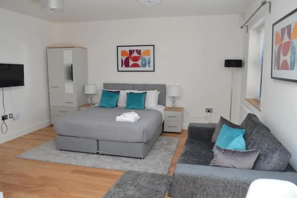 브라이턴 Newly Refurbished Studio Flat 아파트